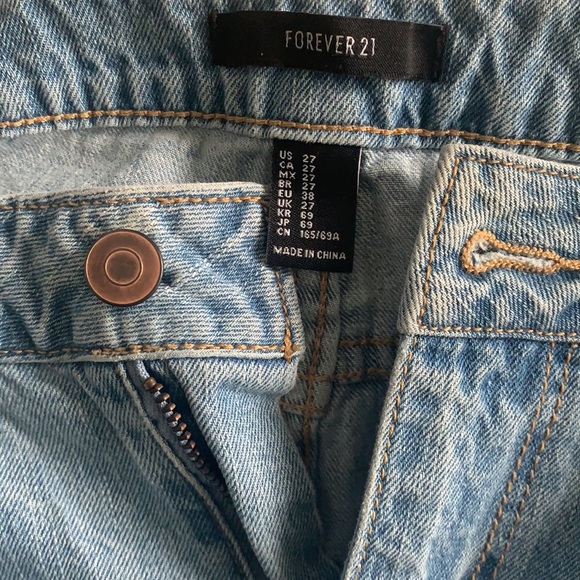 Forever 21 ripped jeans - Picture 3 of 3